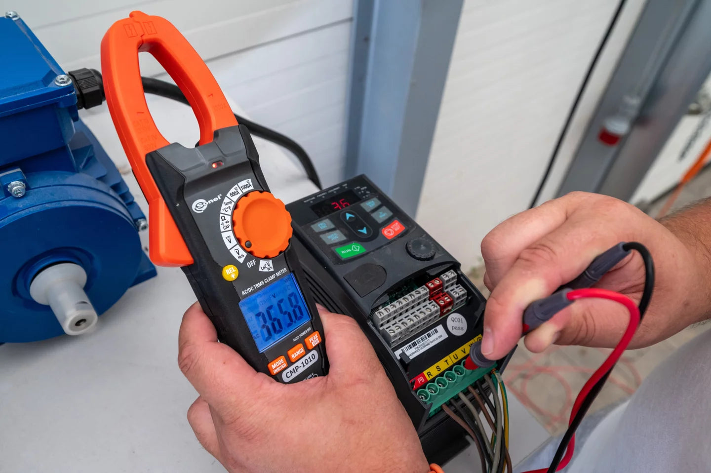 CMP-1010 Digital Clamp Meter