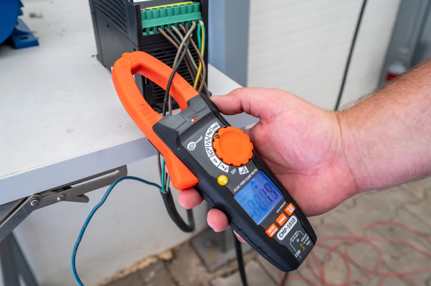CMP-1010 Digital Clamp Meter