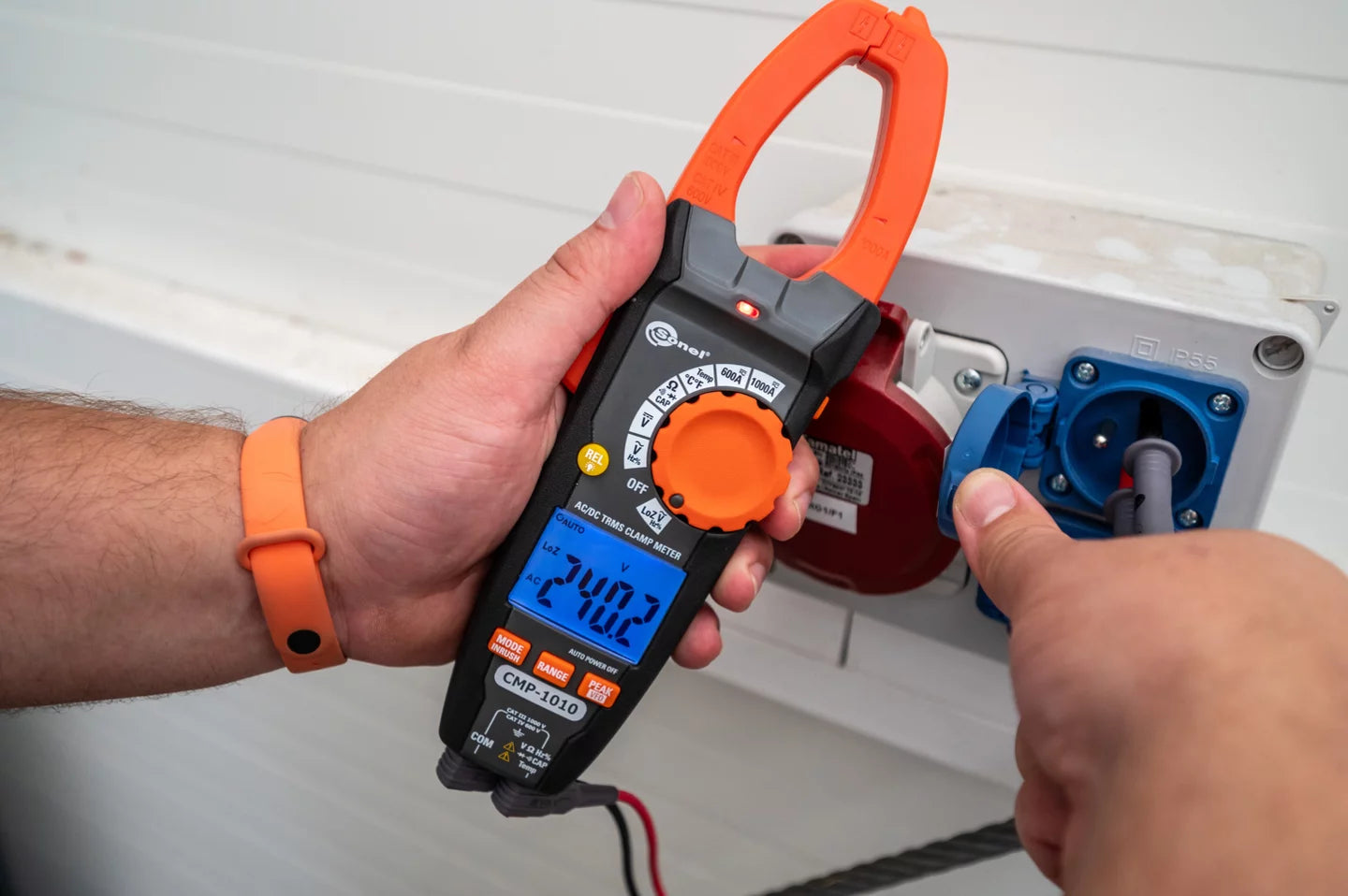 CMP-1010 Digital Clamp Meter
