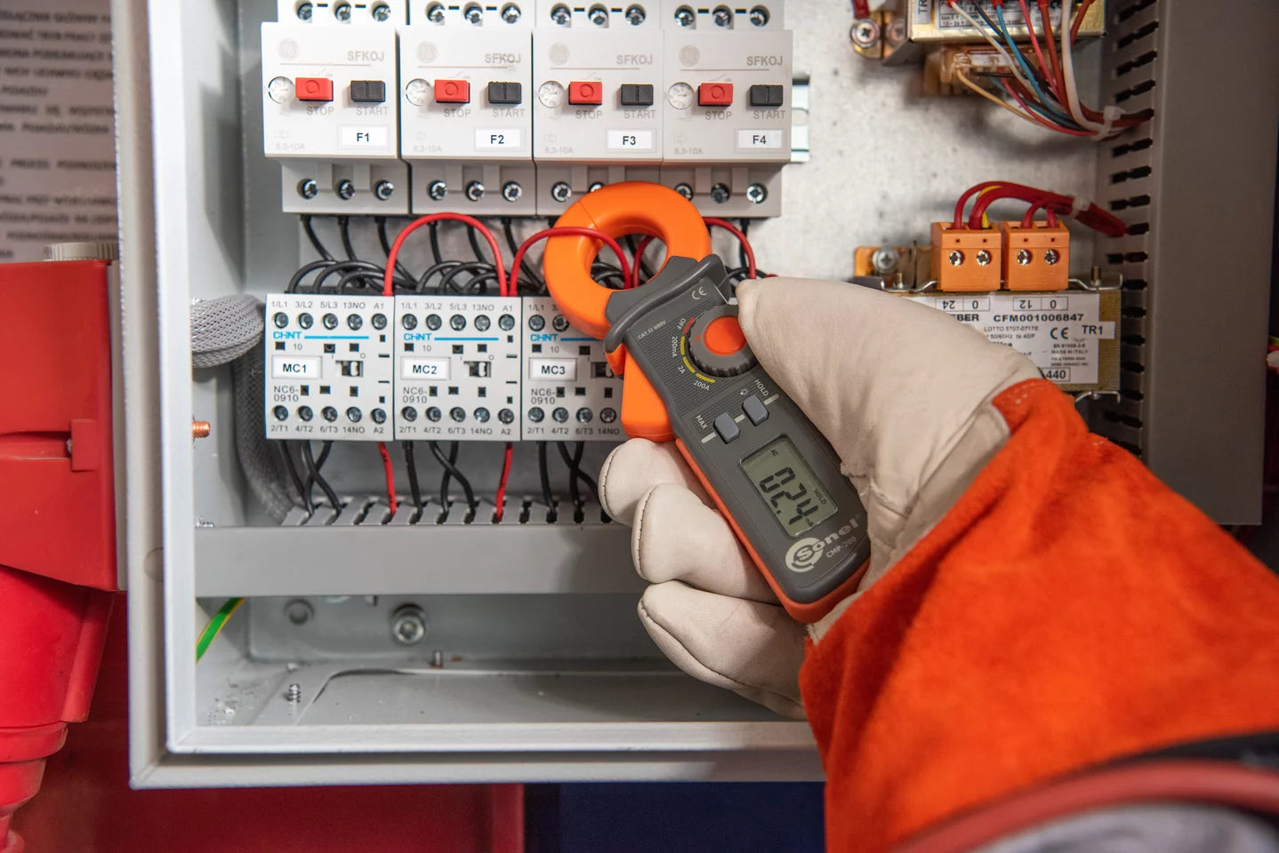 (Digital Clamp-on AC Leakage Current Meter) CMP-200 Clamp-on Meter