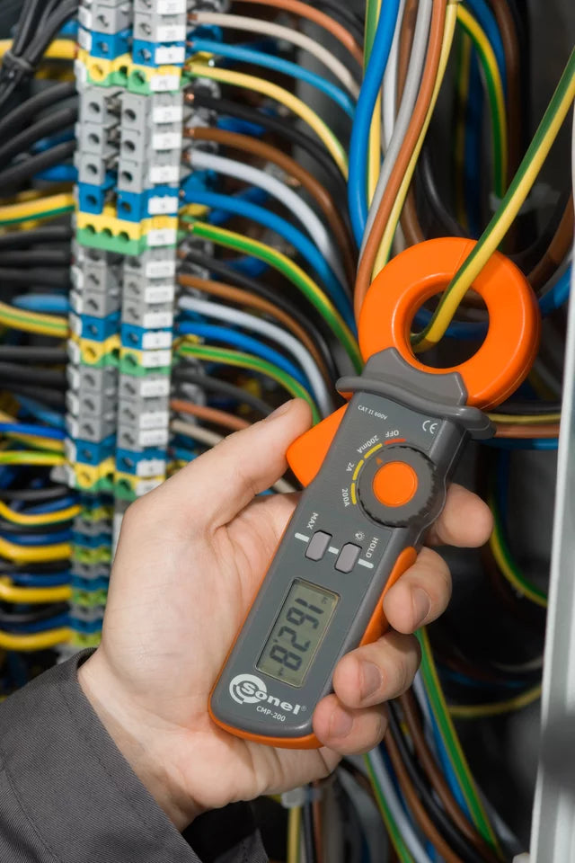(Digital Clamp-on AC Leakage Current Meter) CMP-200 Clamp-on Meter