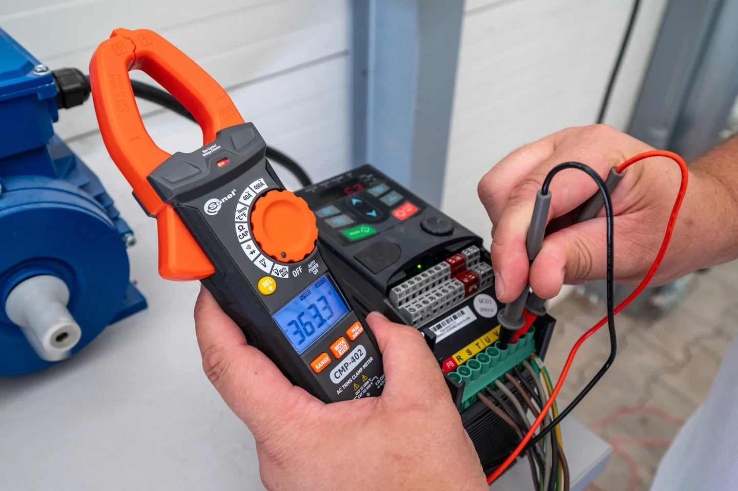 CMP-402 Clamp-on Meter