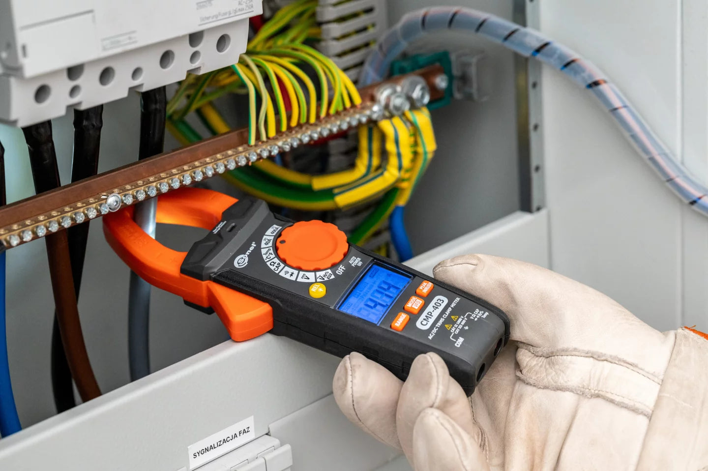 CMP-403 Clamp-on Meter