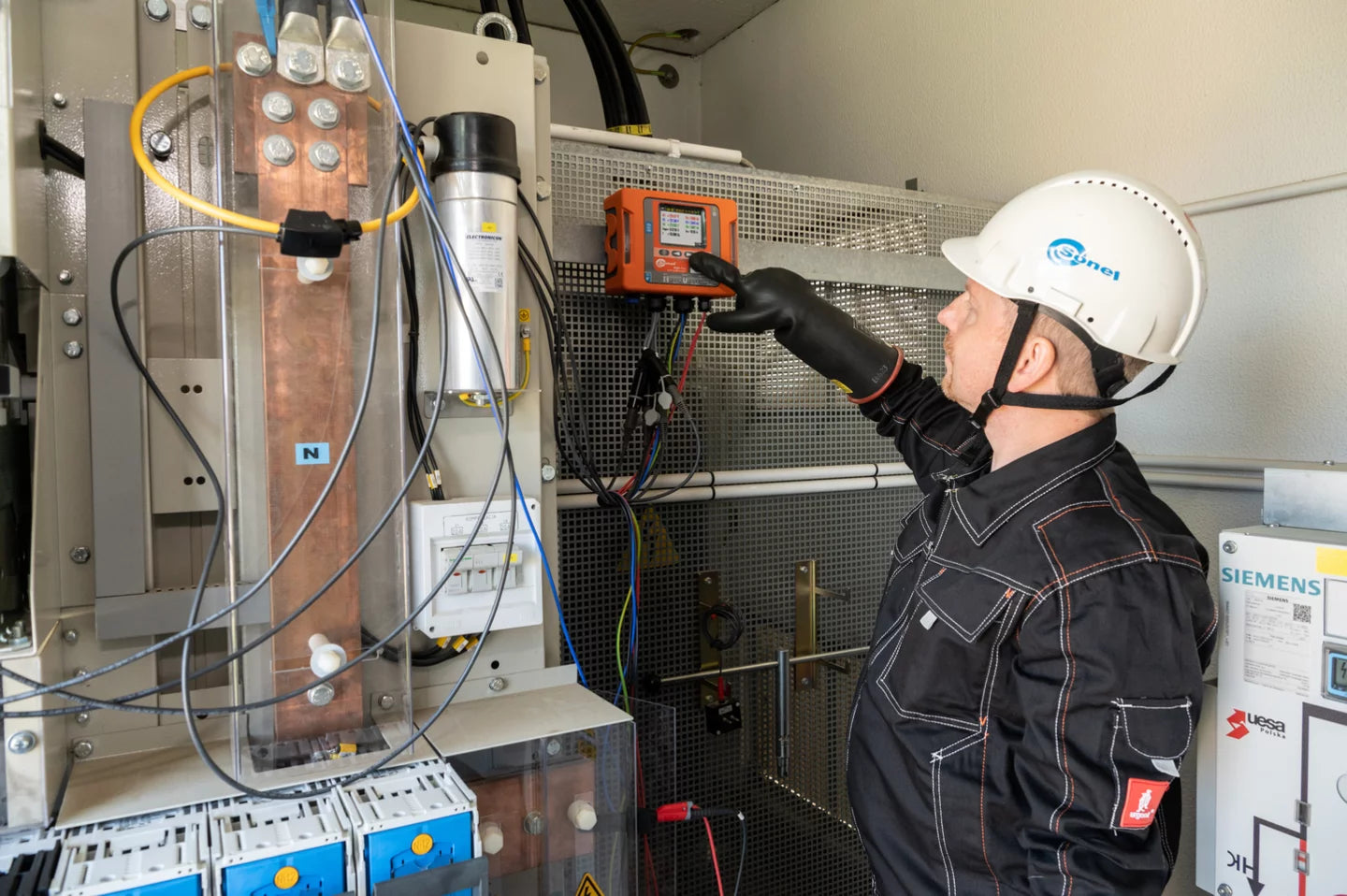 PQM-711 Power Quality Analyzer (Class A)