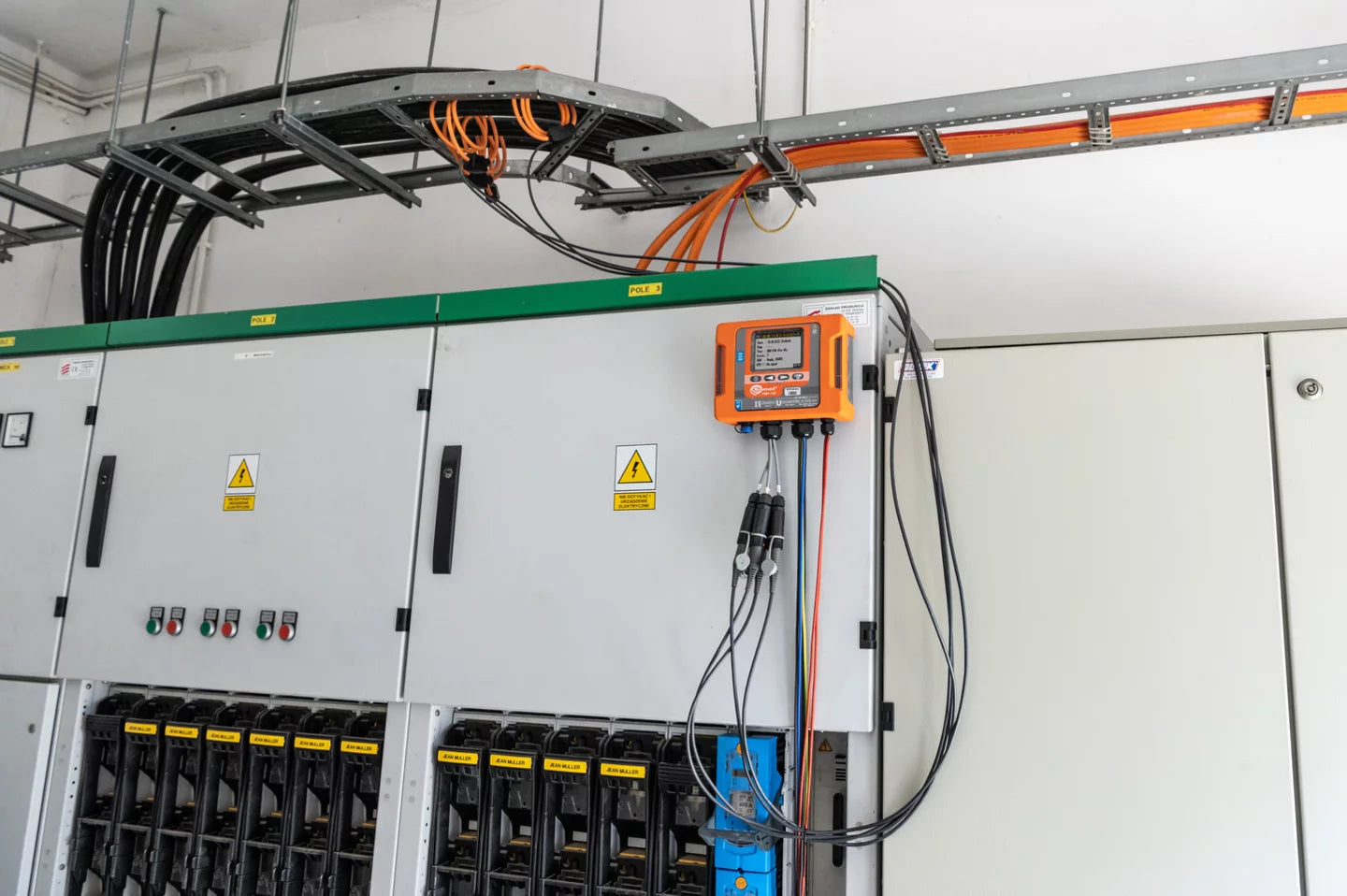 PQM-711 Power Quality Analyzer (Class A)