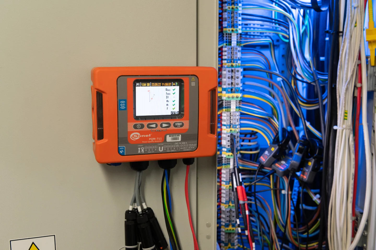 PQM-711 Power Quality Analyzer (Class A)