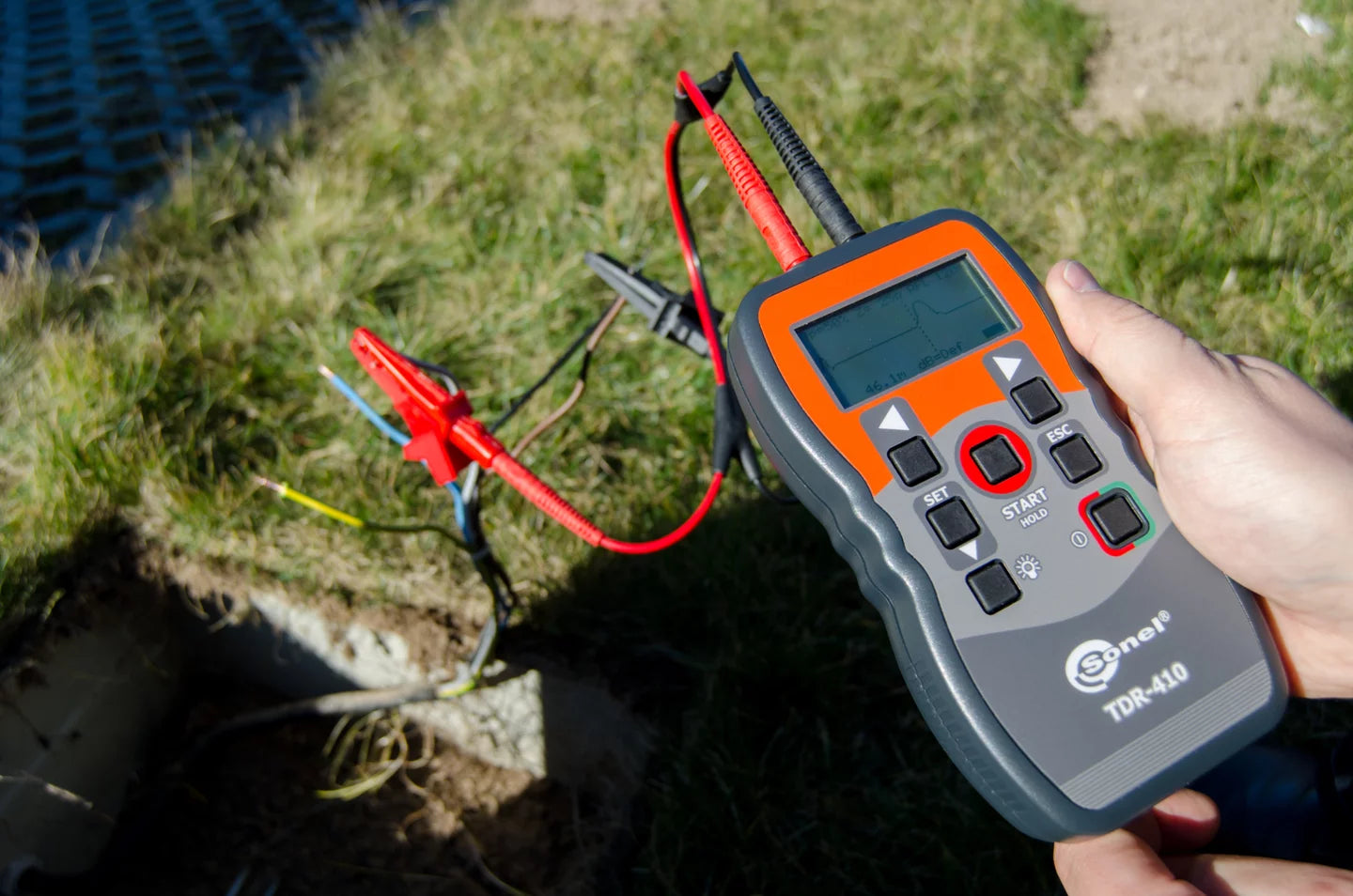 TDR-410 Time Domain Reflectometer