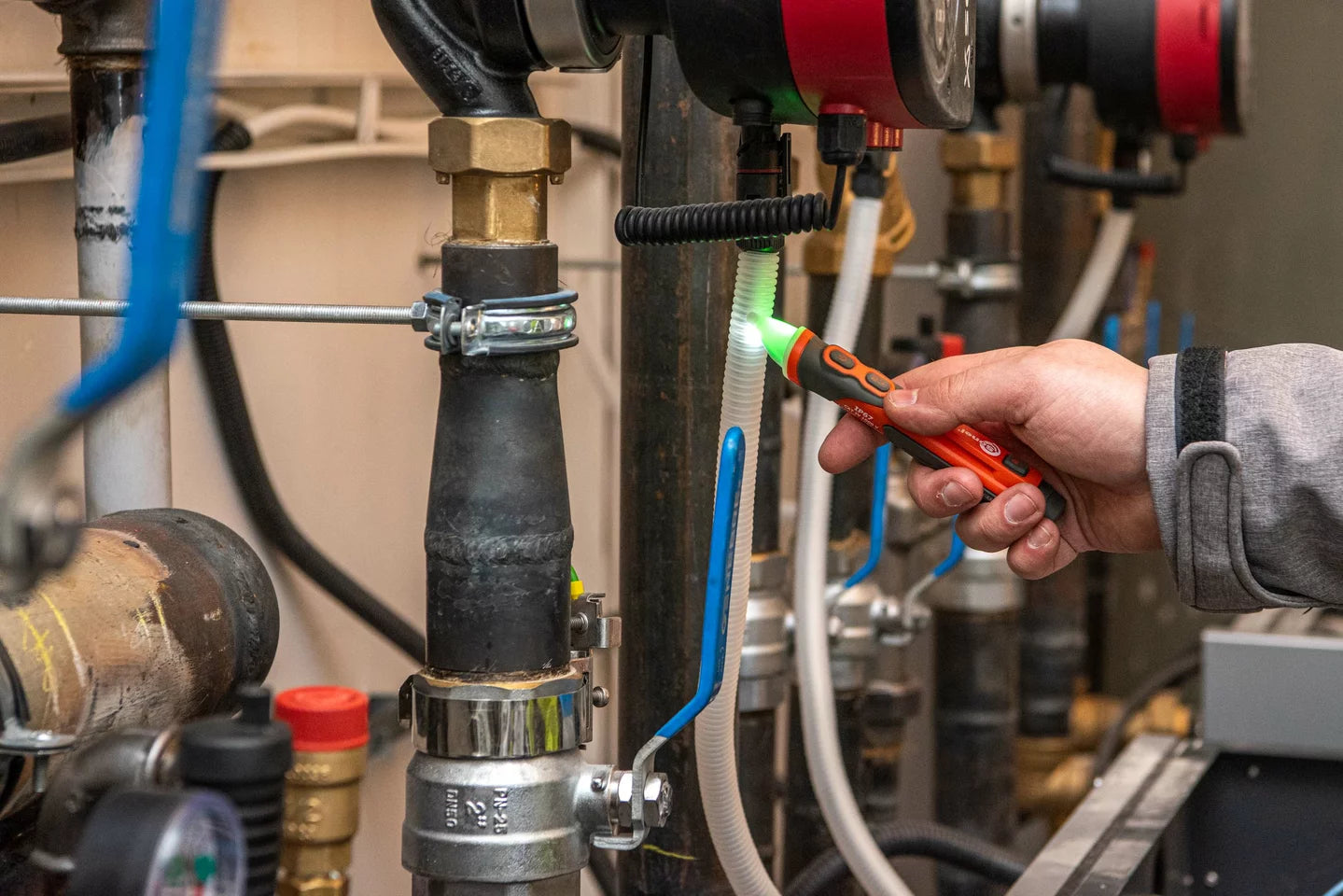 VT-3 Non-contact AC Voltage Detector