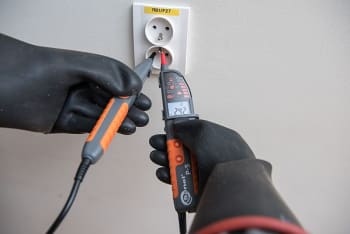 P-6 Voltage Tester