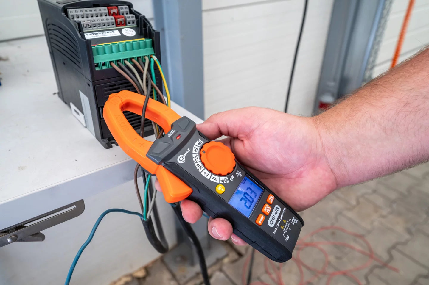 CMP-403 Clamp-on Meter